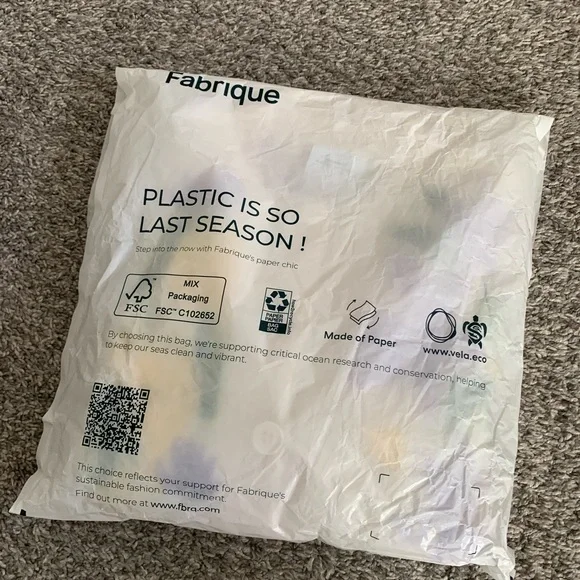 Fabrique Women's Floral Cream Sweater Cardigan - Picture 9 of 9